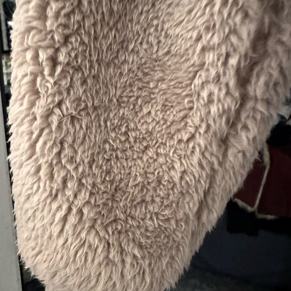 Warm Fuzzy Zipper sweatshirt - Picture 4 of 4